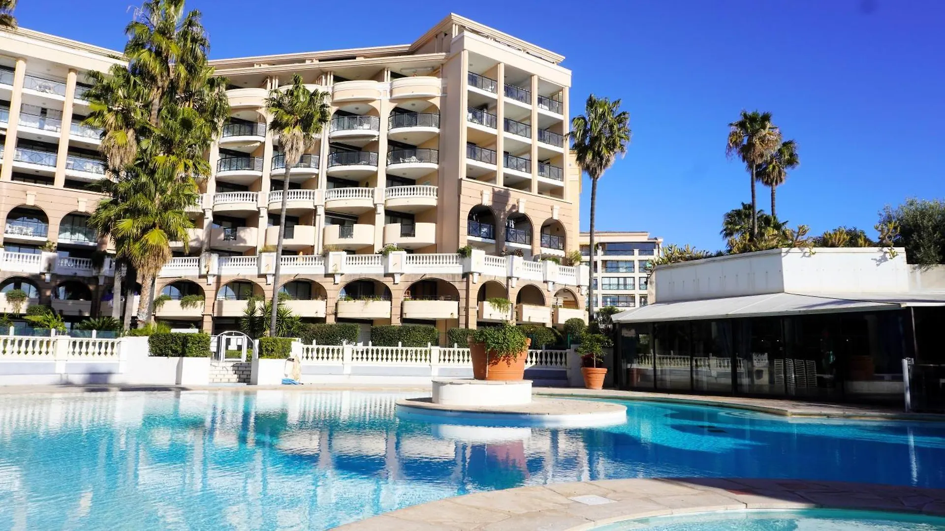 Appartement 556, Vue Mer Et Piscine By Palmazur Vacances Cannes 0*,  Francia